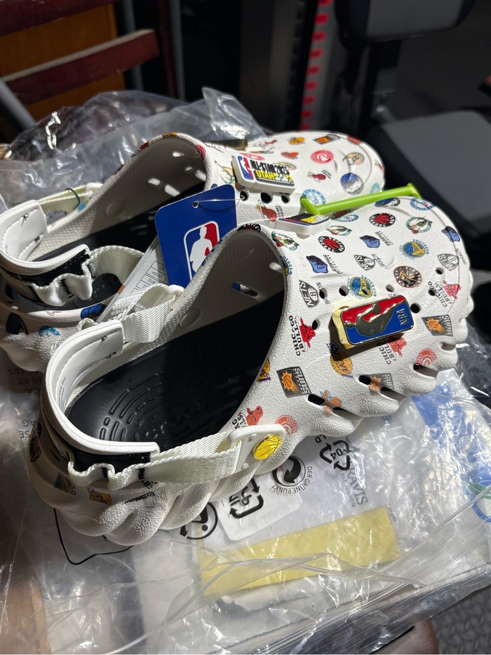 CROCS White NBA Logo Print Classic Clog Mules